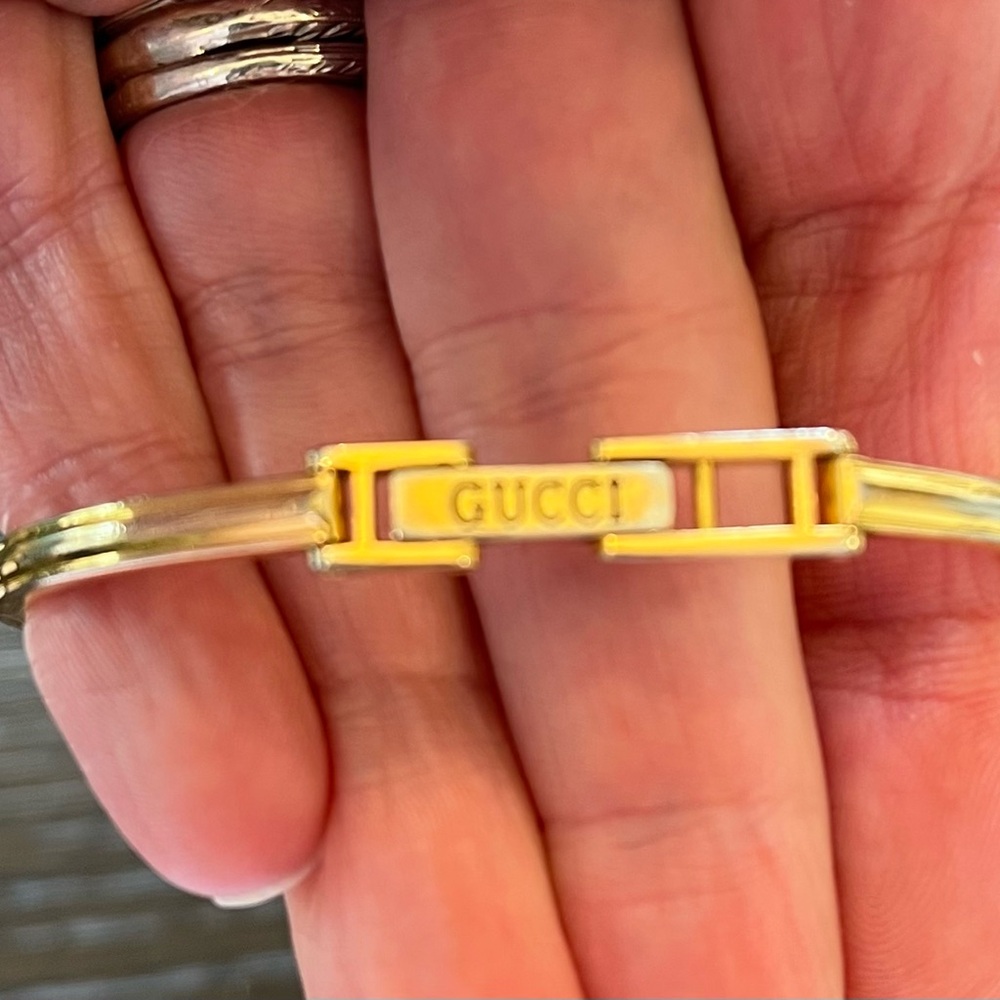 Vintage Gucci Gold Bangle Bezel Watch 11/12.2 - Picture 3 of 7